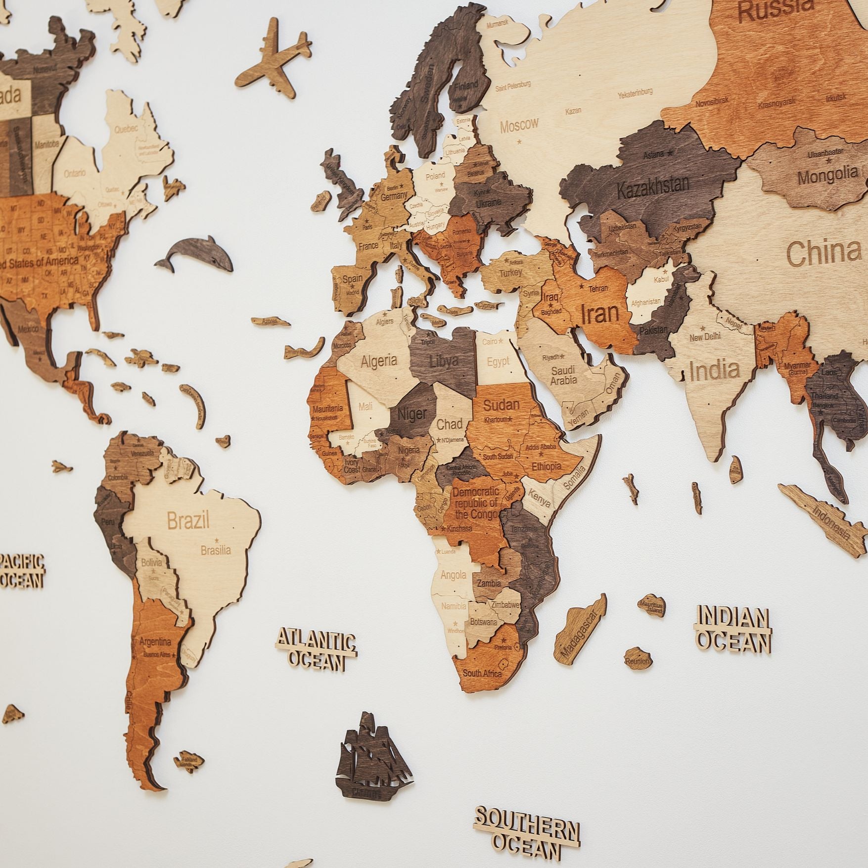 3D wooden world map Multicolor