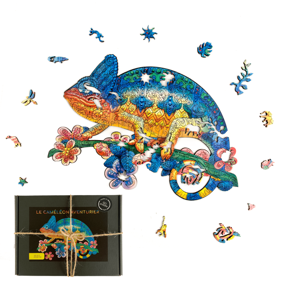 Colorful chameleon-themed wooden puzzle set 'Le Caméléon Aventurier' on a white background #Box_Cardboard box