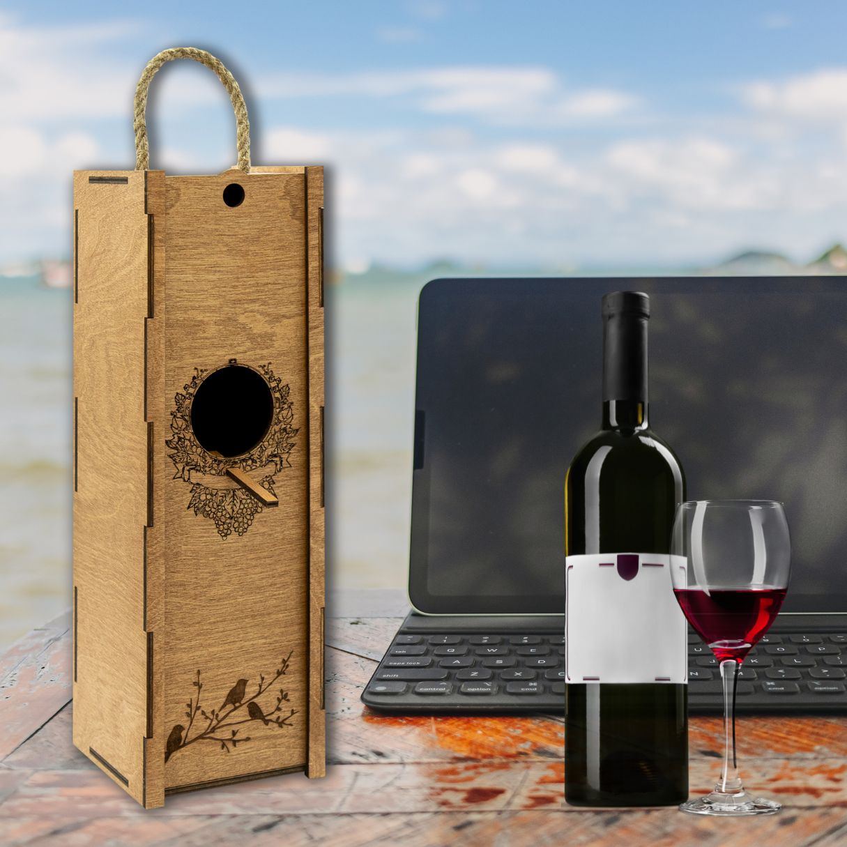 Nichoir" wine box with rope