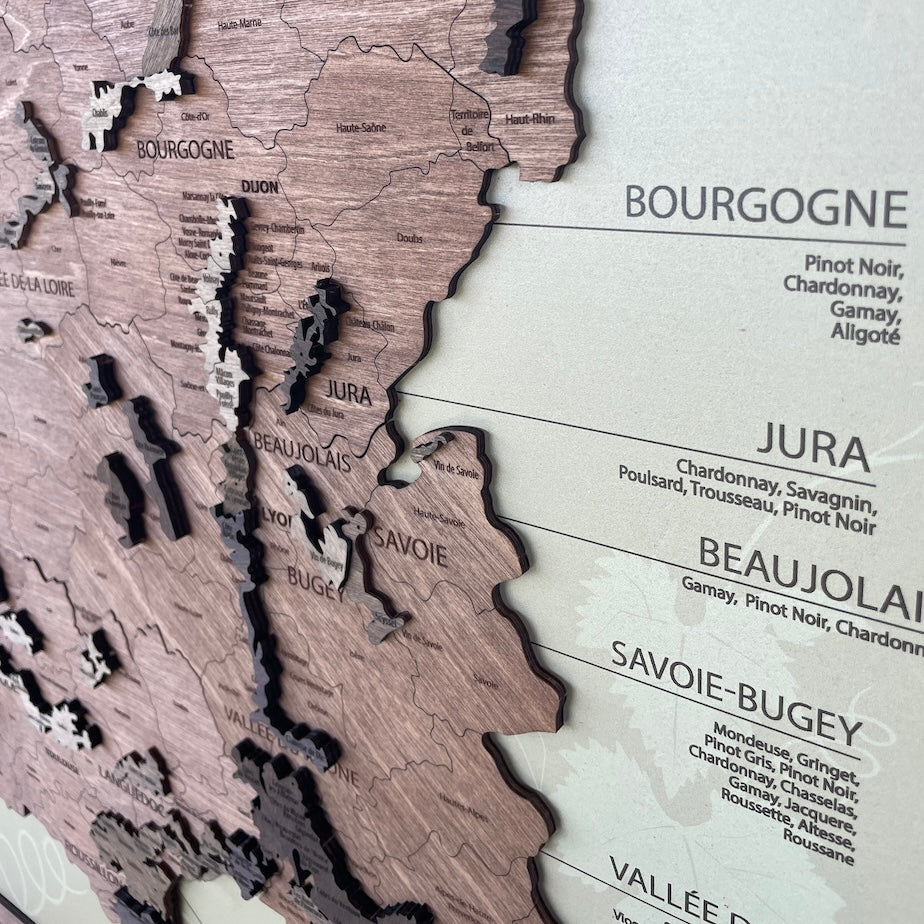 Tableau Carte des vins de France sur panneau beige