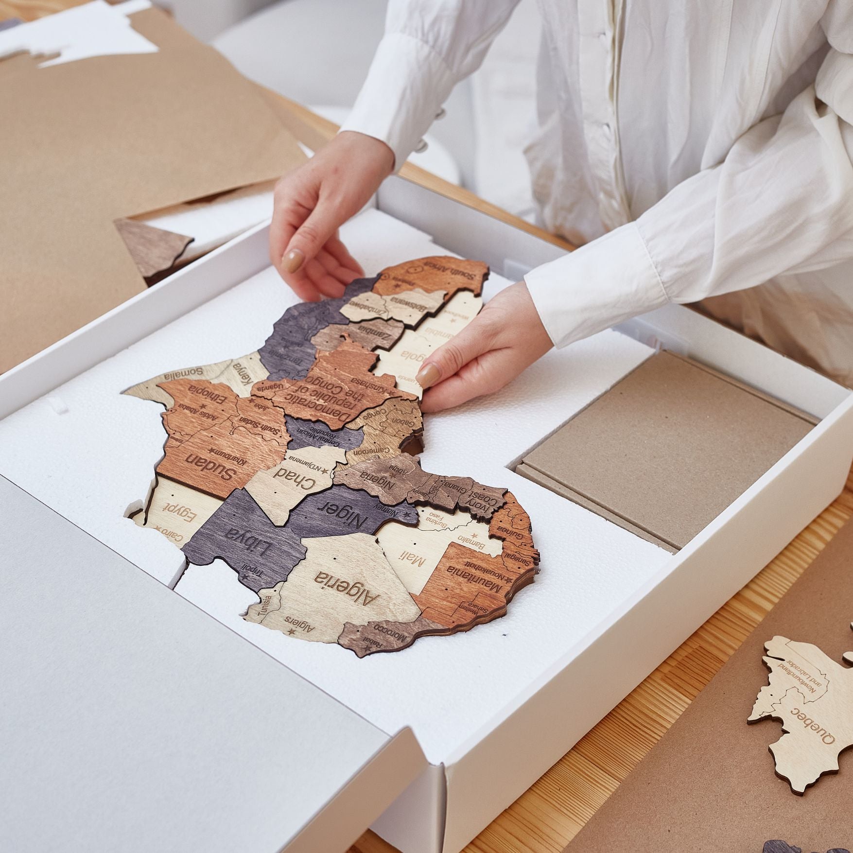 3D wooden world map Multicolor