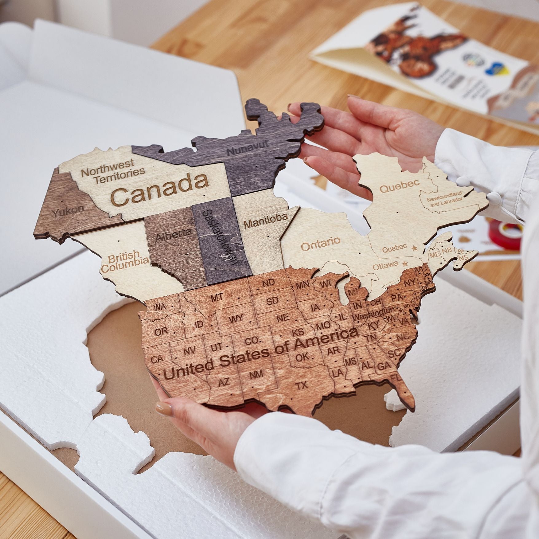 3D wooden world map Multicolor