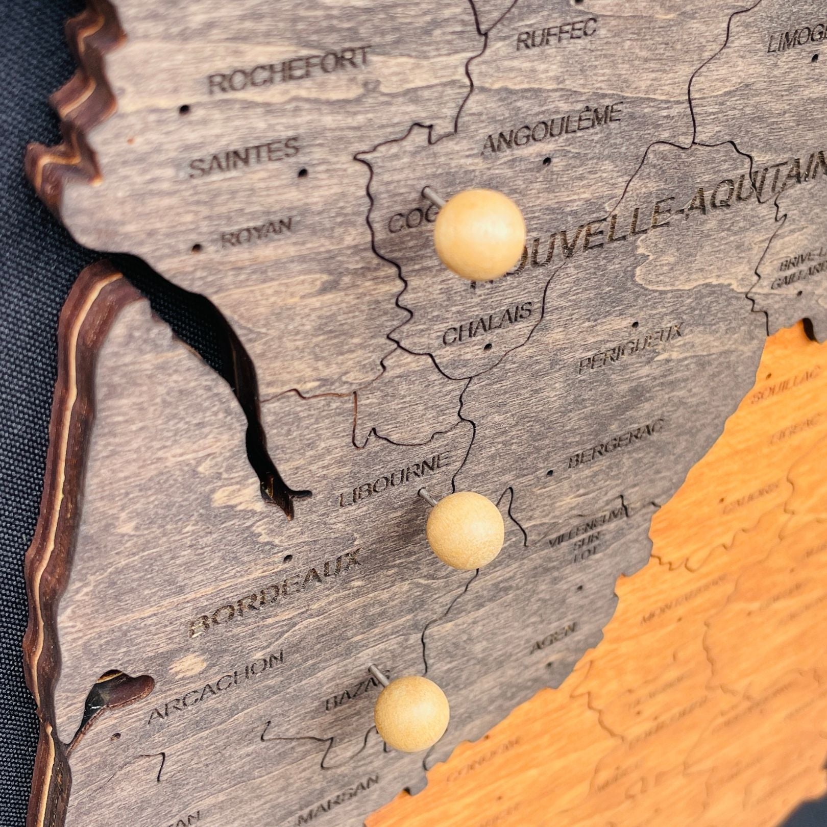 Decorative round wooden pins