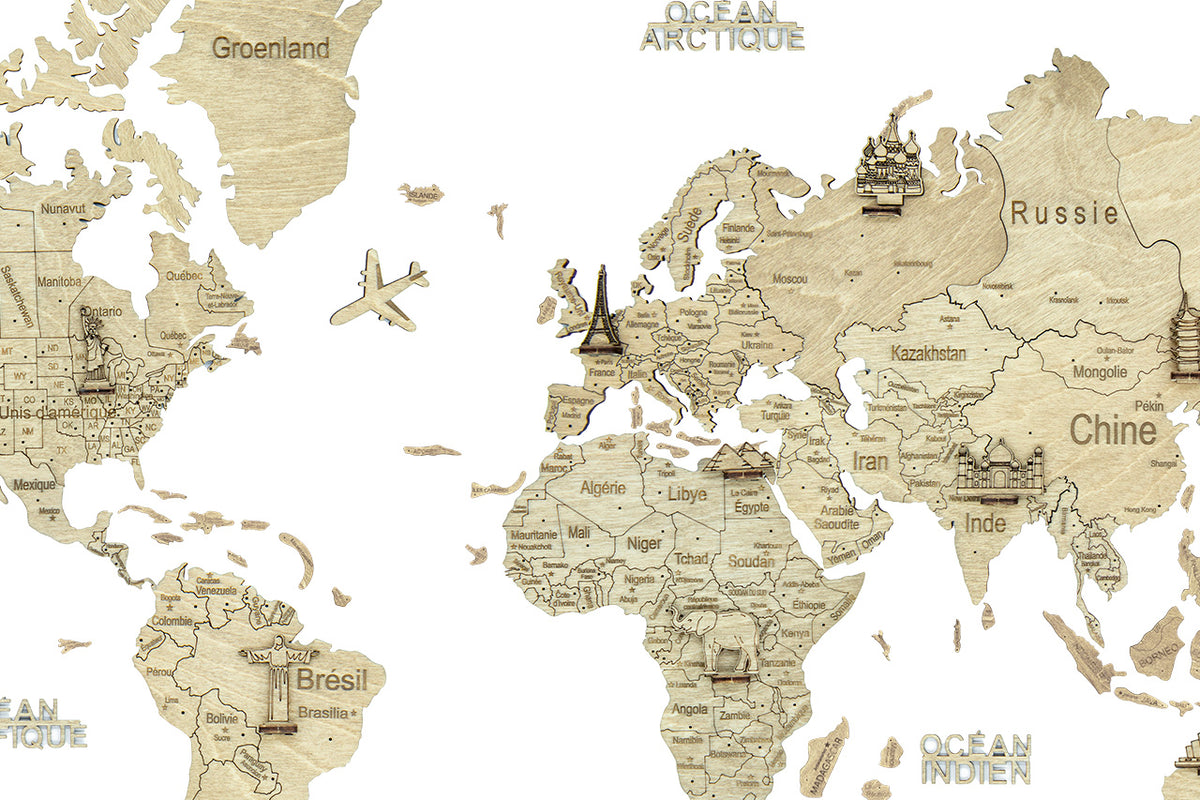 Carte du monde en bois 2D Claire