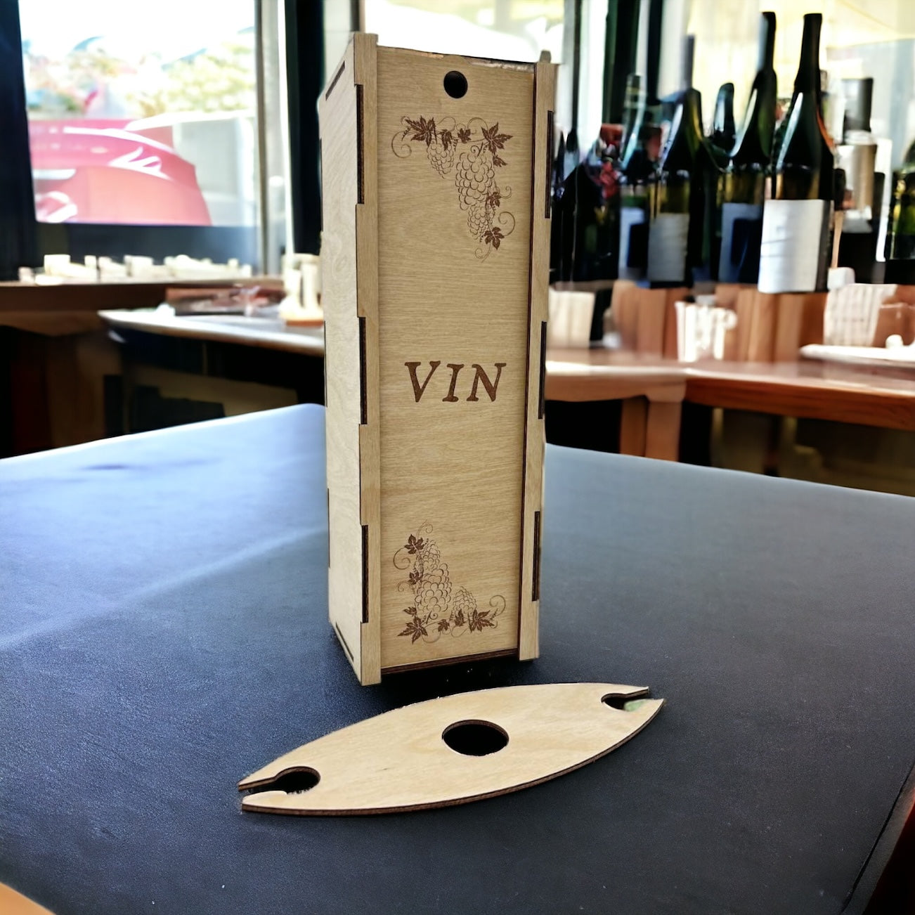 "Grape" light wooden wine box